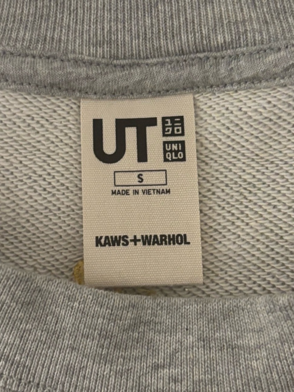 UNIQLO KAWS X WARHOL Graphic Banana Gray Sweatshirt with Blue & Yellow Graphic - Picture 3 of 9